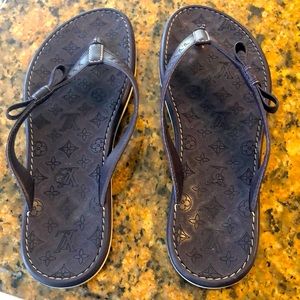 Louis Vuitton Blue Thong Rubber Sandals Monogram LV Logo Accent